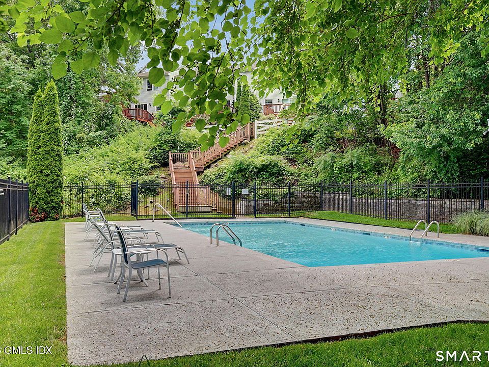 1st image of 12 Camelot Dr APT E1