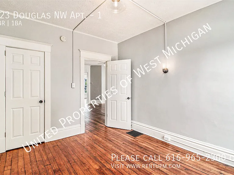 823 Douglas St NW #1 — Photo 8
