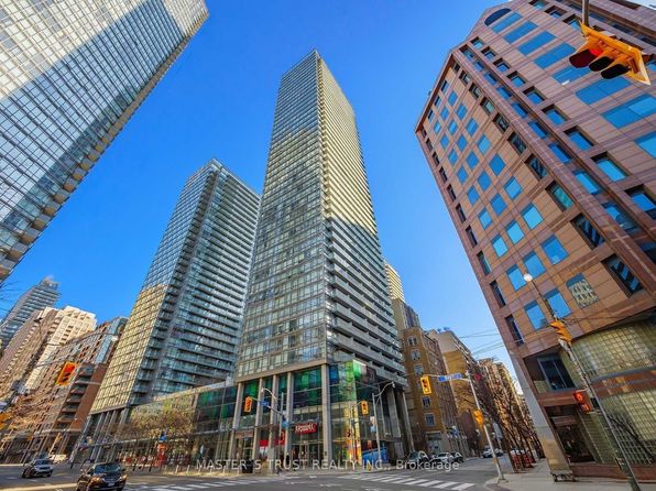38 Grenville St, Toronto, ON
