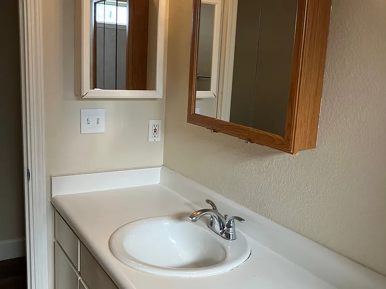 321 T St — Photo 3