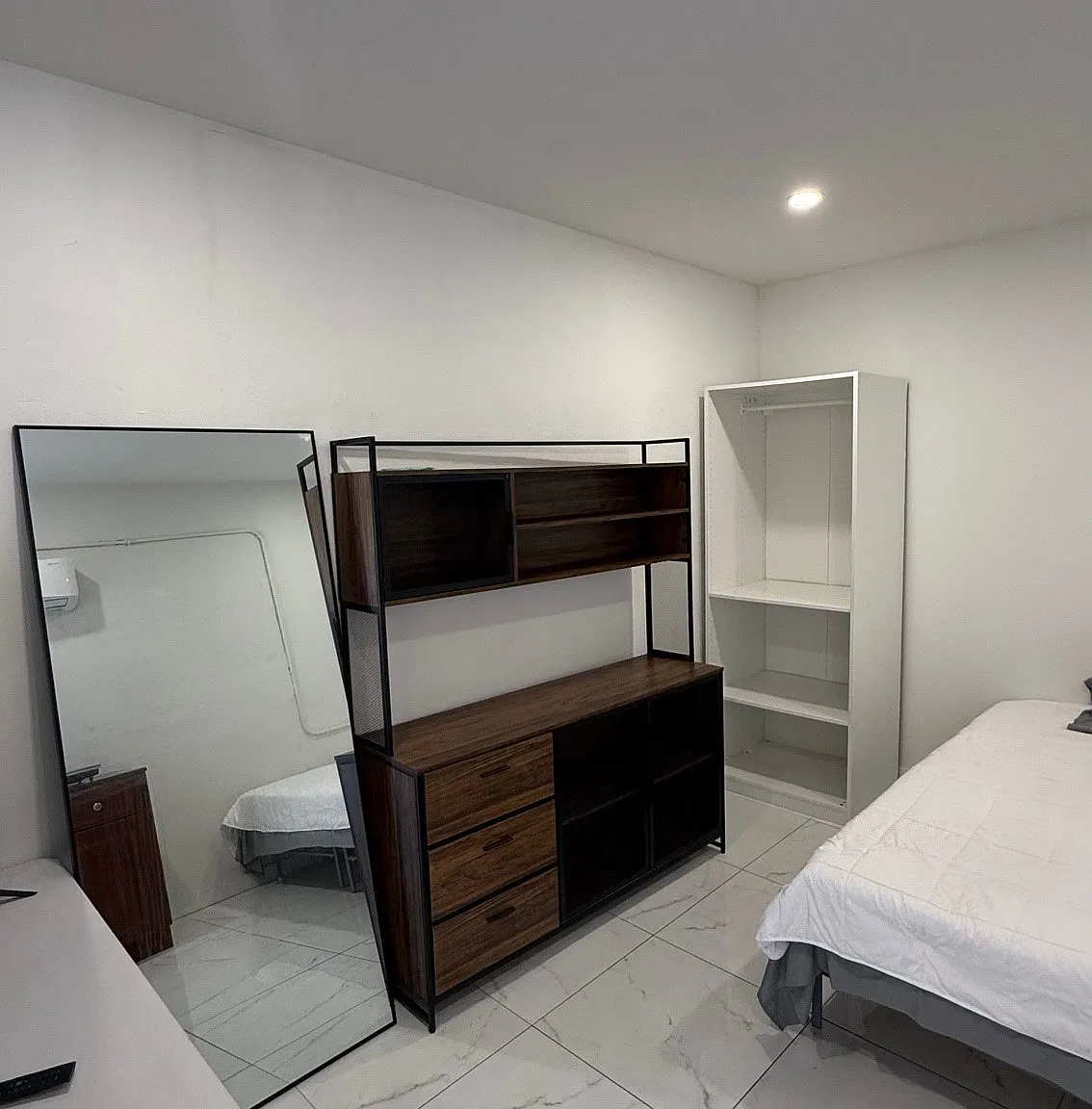 1 bed, 450 sqft, $1,200 — Photo 1
