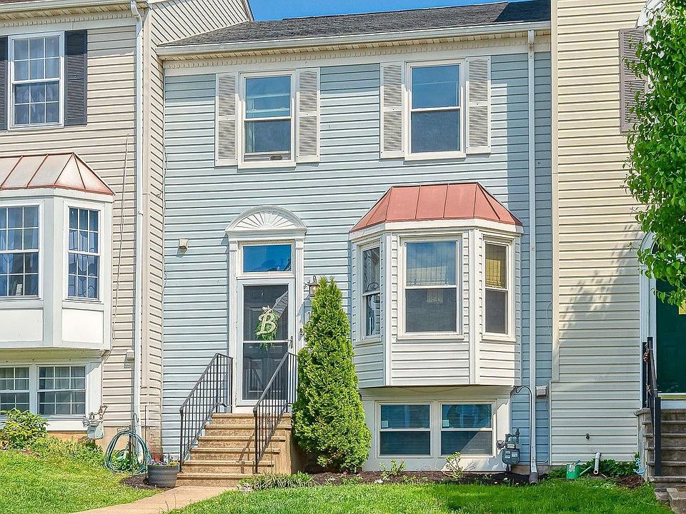 1st image of 105 Hunter Ct