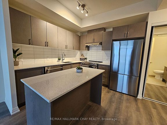 4th image of 9000 Jane St #525