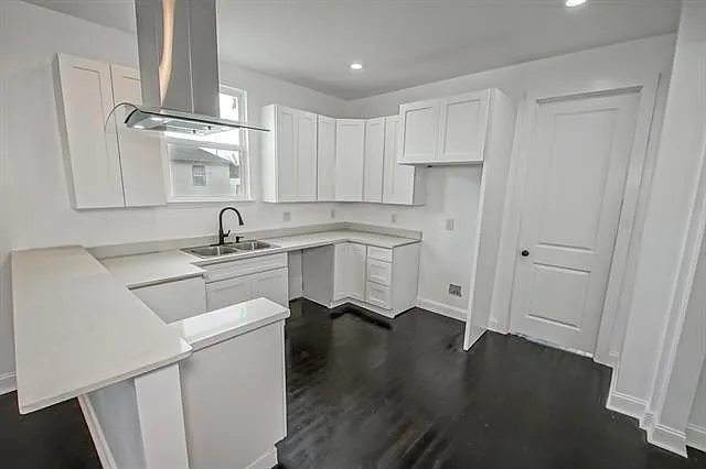 3 bed, 2.0 bath, 1100 sqft, $1,800 — Photo 3