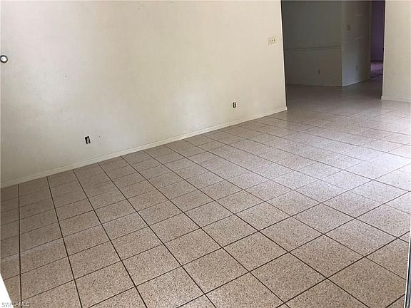 4th image of 440 Logan Blvd N