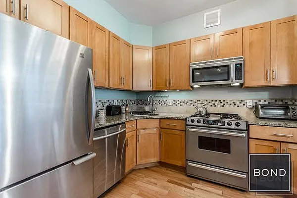 Rented by Bond New York | media 15