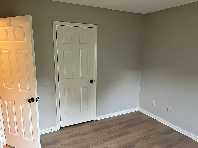 Center bedroom