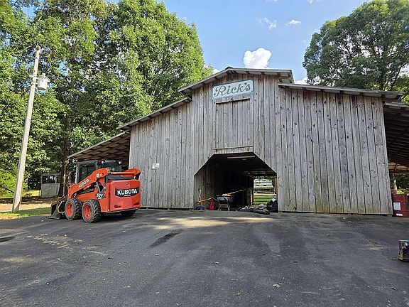 2nd image of 40882 Mount Zion Church Rd