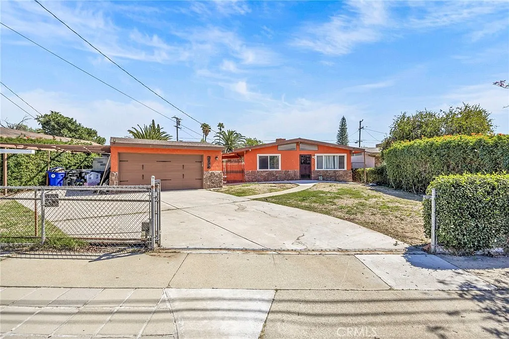 3 bed, 1232 sqft, $3,700 — Photo 3