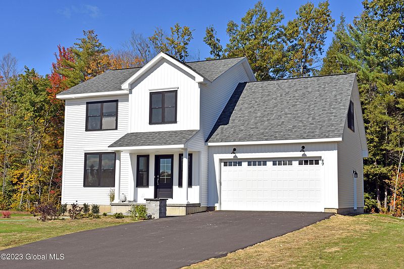 2nd image of 54 Huntington Way