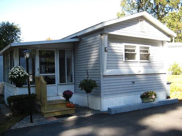 1st image of 24 Oak Grove Trl
