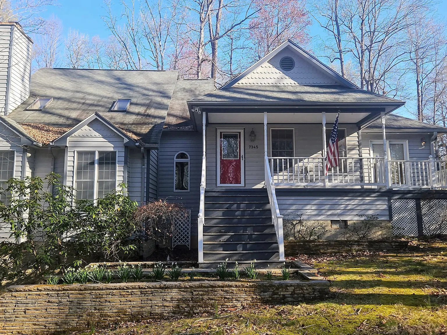 3 bed, 2052 sqft, $3,000 — Photo 1