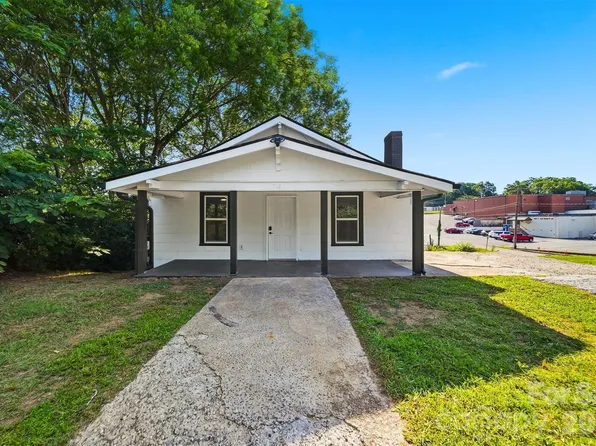 718 11th Street Pl NW, Hickory, NC 28601