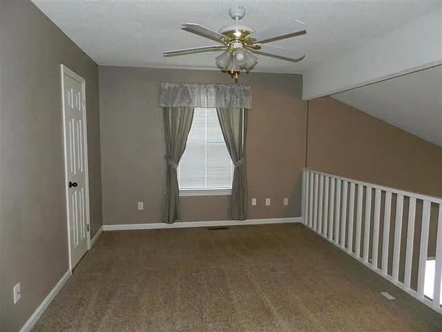 3404 Daylily Ln — Photo 5
