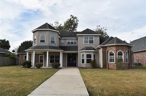 1st image of 131 Riverwood Dr