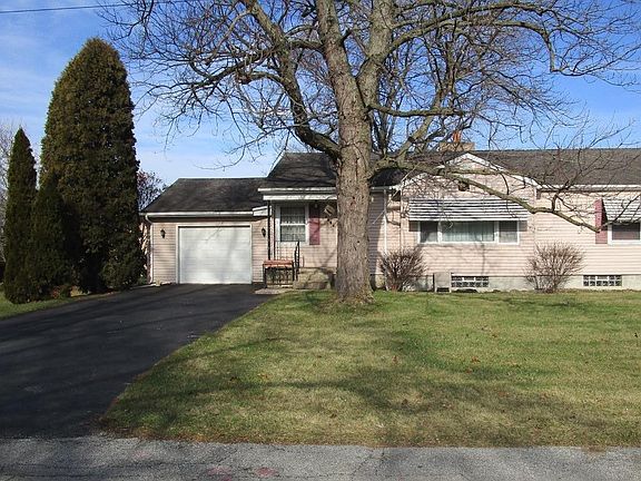 2nd image of 1504 E 38th Pl