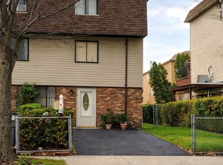 357 Wayne St #1B, Jersey City, NJ 07302