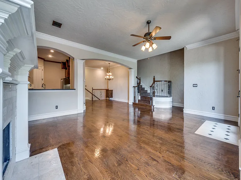 736 Rockingham Dr — Photo 6