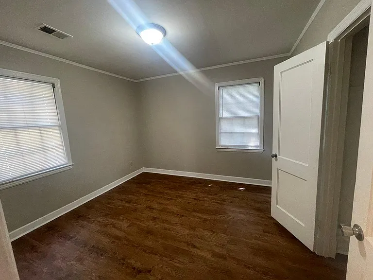 420 Hodges St — Photo 3