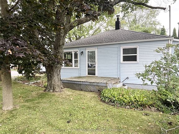 3rd image of 60 Watkins St