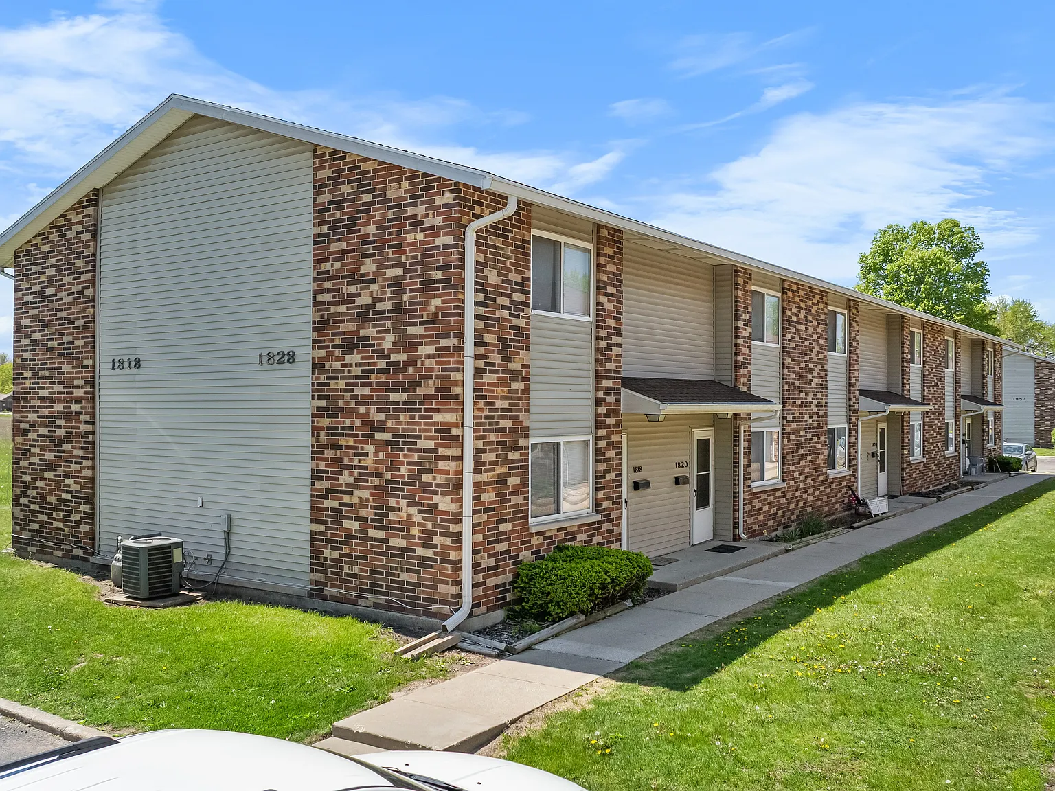 Westgate Manor Apartments — Photo 3