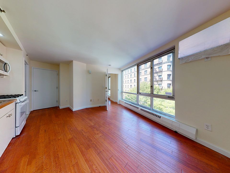 1st image of 117 Hamilton Pl APT 4A
