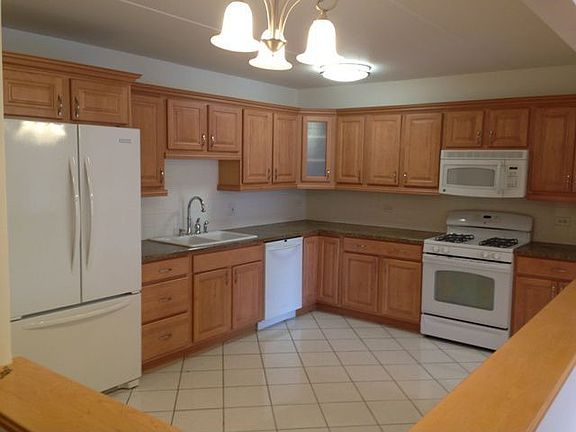 2nd image of 5340 N Lowell Ave #410