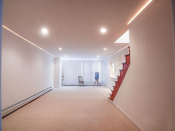 4th image of 220 W Arlington St