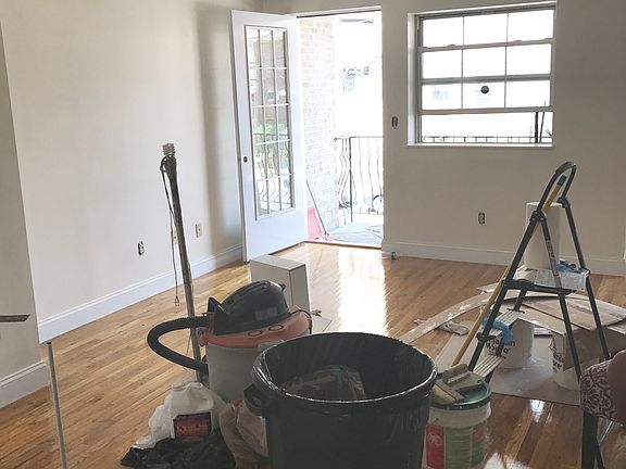 4th image of 718 E 230th St #2
