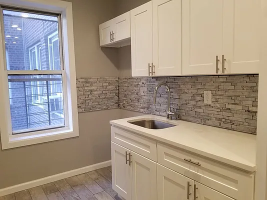 Rented by Bruma Realty LLC | media 14