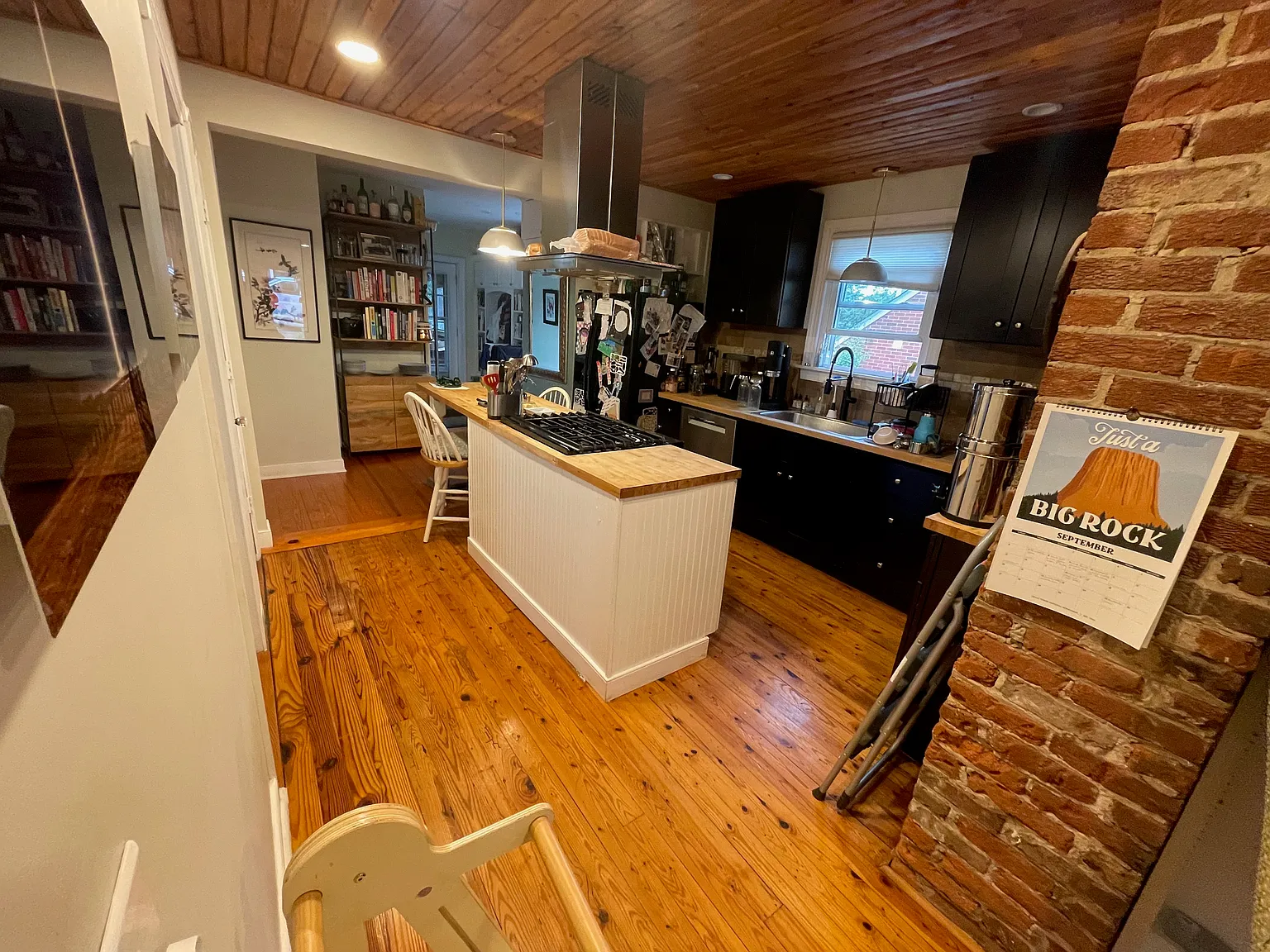 3 bed, 1184 sqft, $2,500 — Photo 3