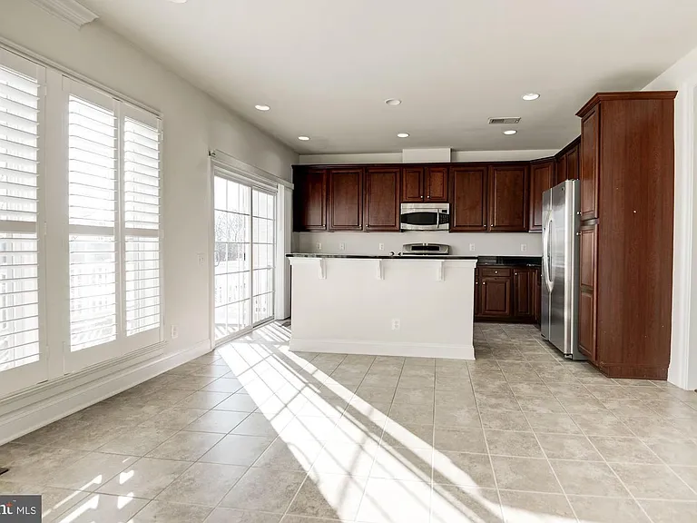 25442 Hopton House Ter — Photo 8