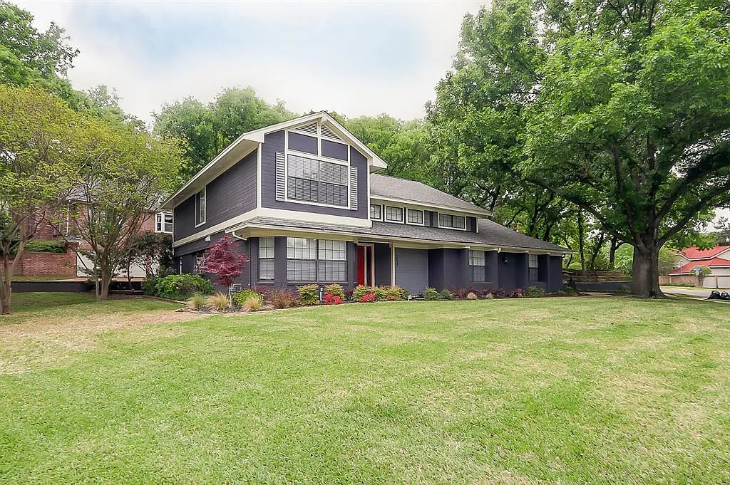 2615 Winding Hollow Ln — Photo 1