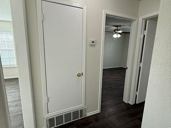 5th image of 110 Ennis St
