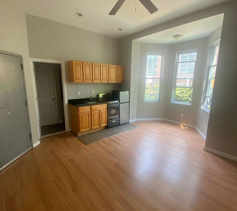 2nd image of 3163 Frankford Ave Floor 1-3
