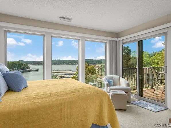 70 Robinwood Dr #3E, Lake Ozark, MO 65049
