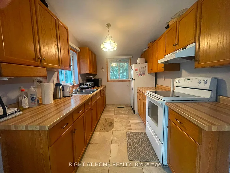 5470 Penetanguishene Rd — Photo 16