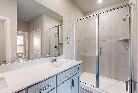 716 Portina Dr — Photo 9
