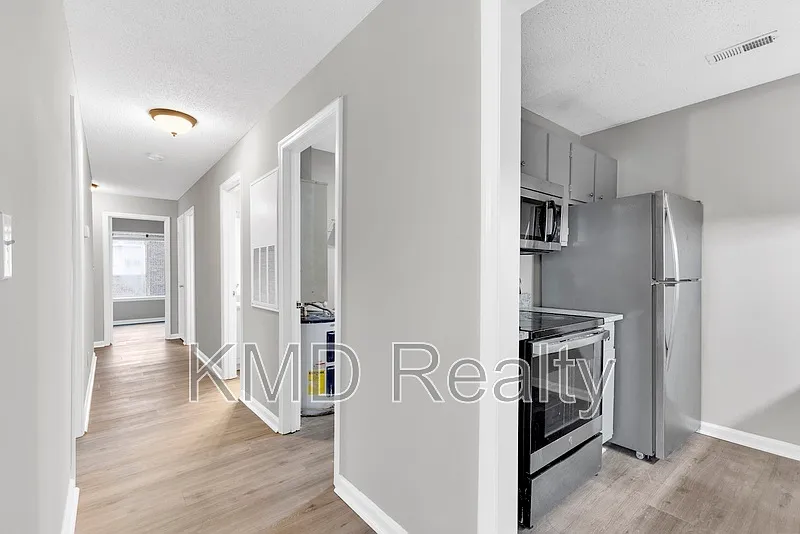 4 bed, 2.0 bath, 1166 sqft, $1,795 — Photo 3