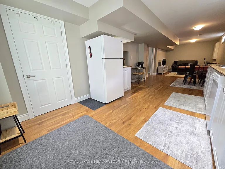 154 Maple St #BASEMENT — Photo 5