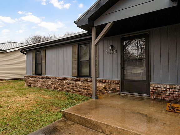 4th image of 2550 S Fort Avenue