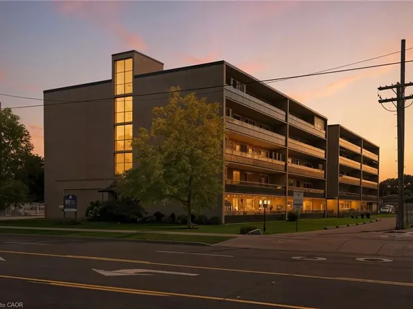 510 Queenston Rd #103, Hamilton, ON L8K 1J3