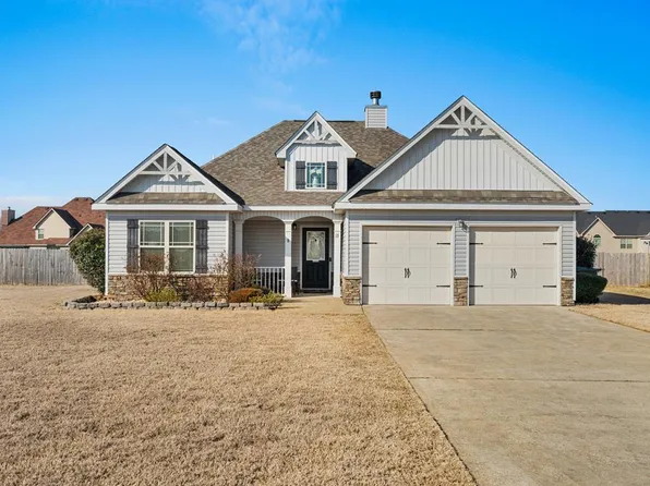 13 President Dr, Fort Mitchell, AL 36856