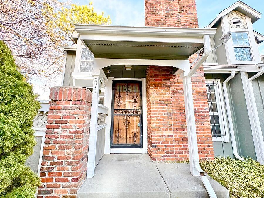 1st image of 971 S Evanston Cir