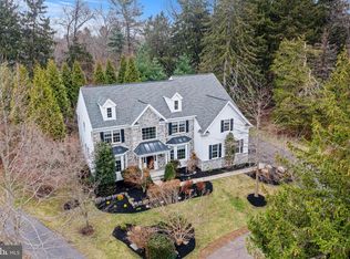 14 Dever Dr, Thornton, PA 19373