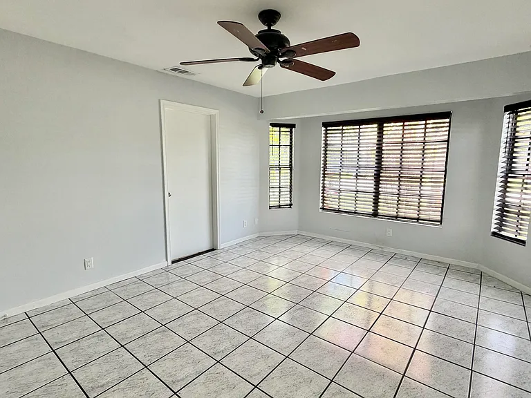 6048 Garrett St — Photo 25