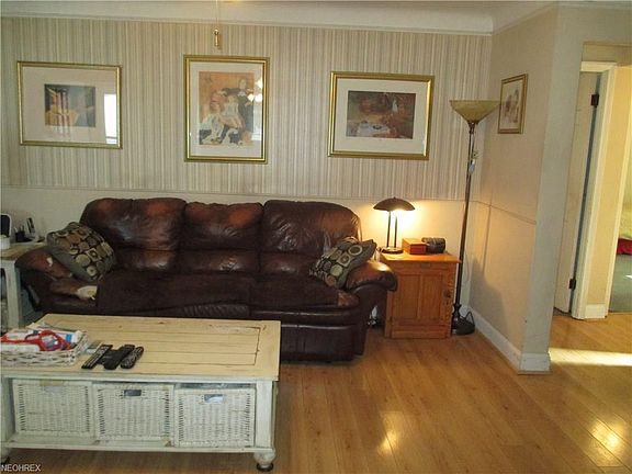 3rd image of 1457 Orchard Hgts Dr
