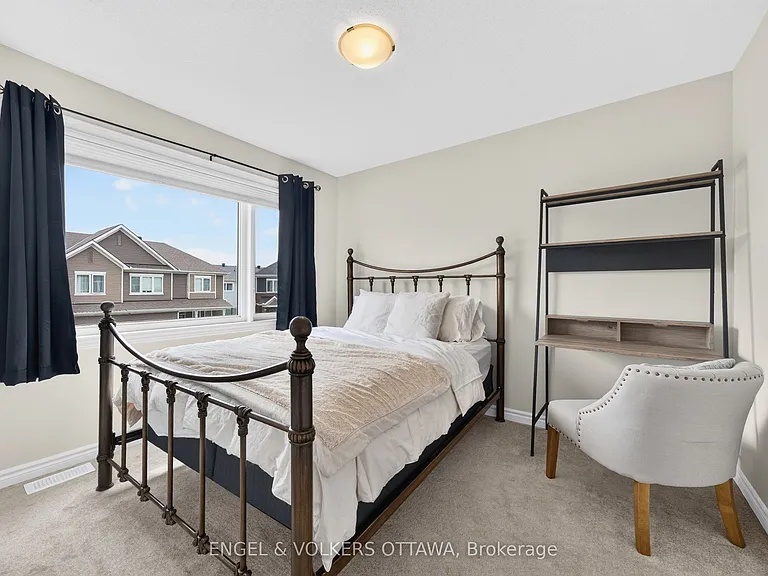 33 Focality Cres — Photo 26
