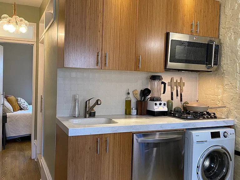 105 Thompson St #13 — Photo 2