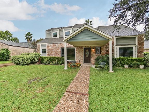 3rd image of 20310 Lake Sherwood Dr